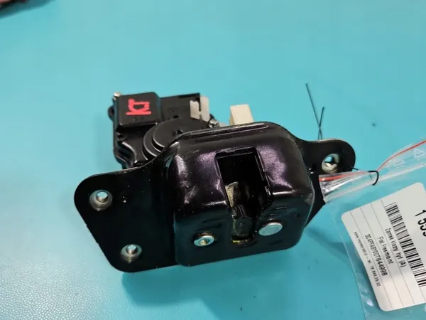 Bakluckelås OEM IMPRK1559551 för Fiat Freemont image 3