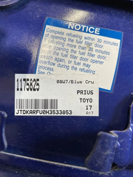 Polttoainetäyttökorkki OEM 1175825 Toyota Prius XW50 image 7