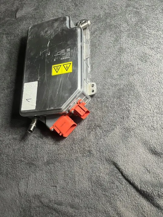 Volvo XC40 Invertermodule OEM 32383807 - Gebruikt image 3