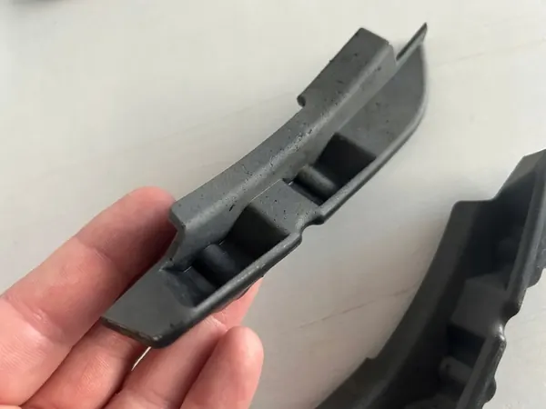 GOLF VII GTI LIFT 16-19 Guias de Para-choque Traseiro L+R OE image 3