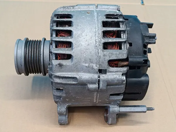 CUPRA FORMENTOR 2.0 TDI 2024 R Vaihtovirtageneraattori OEM 05L903026L image 4