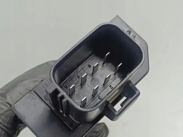 Volvo Pump Module OE 32203571 image 2