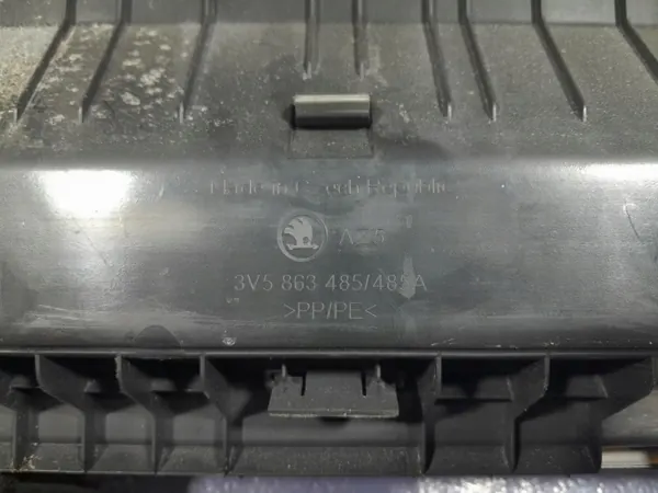 Cubierta de maletero Skoda Superb III OEM 3V5863485 - Usado image 9