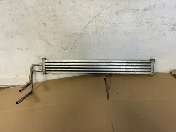 Begagnad oljekylare OEM 7570100 för BMW F10 F11 F12 image 2