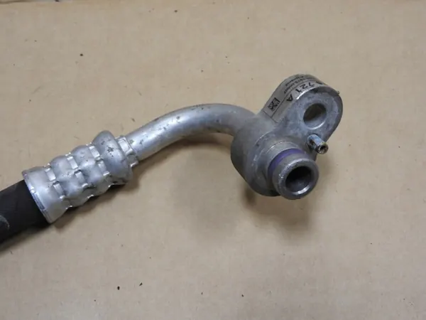 Conducto de refrigerante Audi OE OEM 6C0816721A - Usado image 3