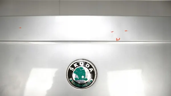 Baklucka OEM 375484574 för Skoda Superb II 2008-13 image 10