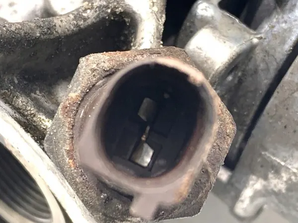 Ölfiltergehäuse OEM 06H903143E für Audi A4 B8 1.8 image 4