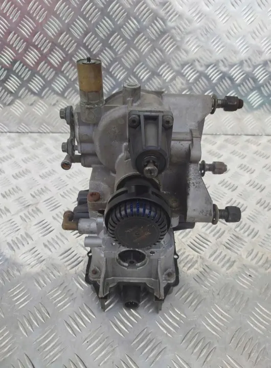 Válvula secadora de aire Scania OEM 1941953 - Usada image 2