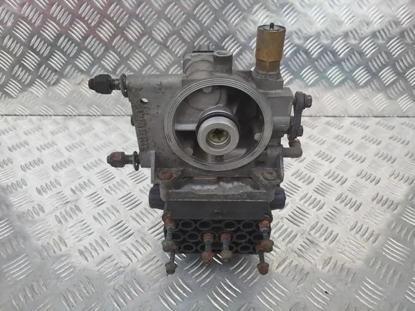 Válvula secadora de aire Scania OEM 1941953 - Usada image 3