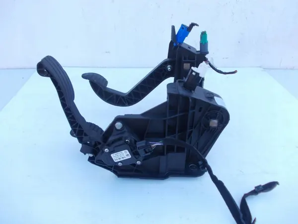 Kaasu kytkin jarrupoljin sarja OEM 180101626R Renault image 7