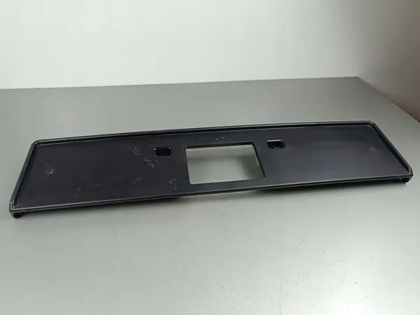 Moldura de placa Honda HR-V 2024 711803N0G00 image 1