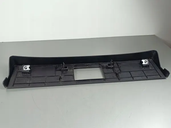 Moldura de placa Honda HR-V 2024 711803N0G00 image 2