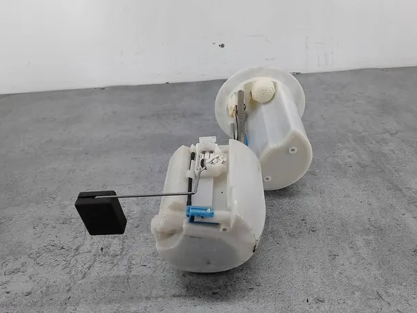 Brandstofpomp Toyota Yaris II 1.0 VVT-I 77020-0D081 image 7