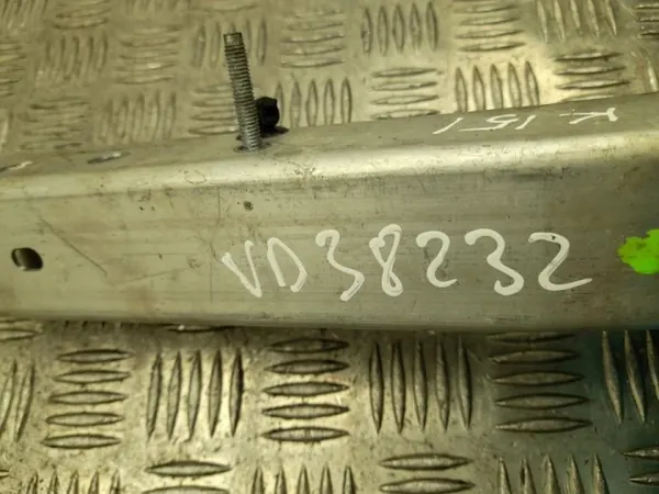 Fäste Polestar 4 2025 OEM 8892707748 - Begagnad image 3