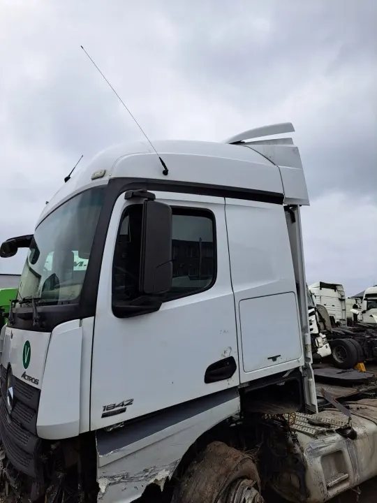 Cabine Complète Mercedes-Benz OE pour Actros MP4 Euro image 8
