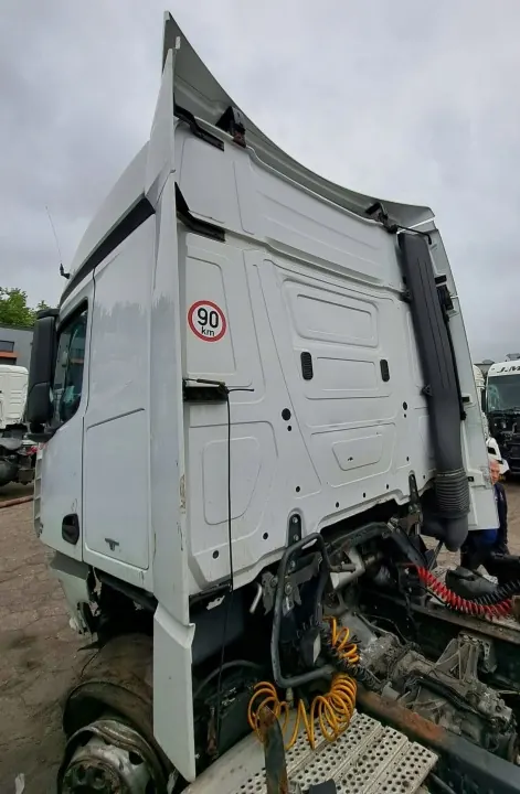Cabine Complète Mercedes-Benz OE pour Actros MP4 Euro image 9