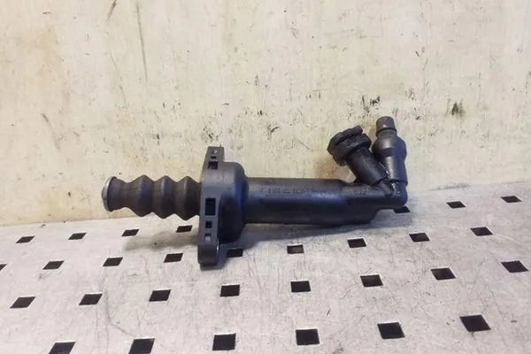 Kytkinylpylä VW POLO 1.6L Diesel 2010 OEM 6Q0721261E image 3