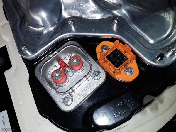 Batería híbrida Tesla Model Y OEM 170001298F - Usada image 4