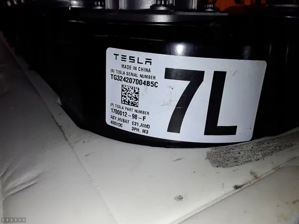 Batería híbrida Tesla Model Y OEM 170001298F - Usada image 5