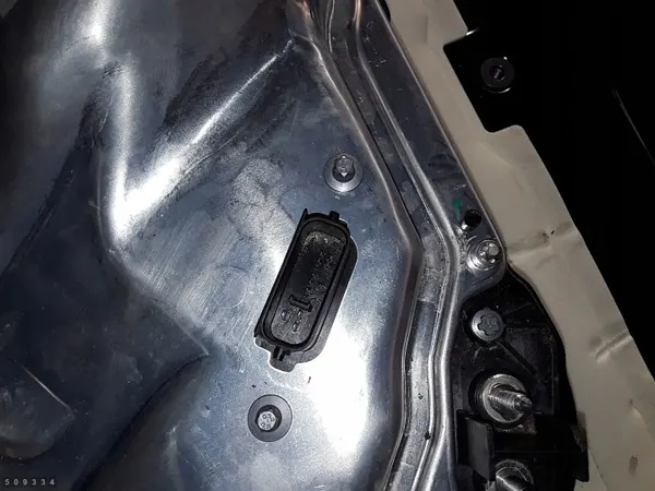 Batería híbrida Tesla Model Y OEM 170001298F - Usada image 7