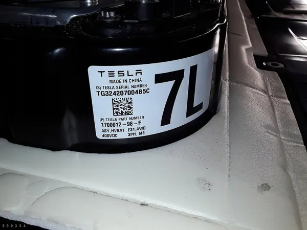 Batería híbrida Tesla Model Y OEM 170001298F - Usada image 8