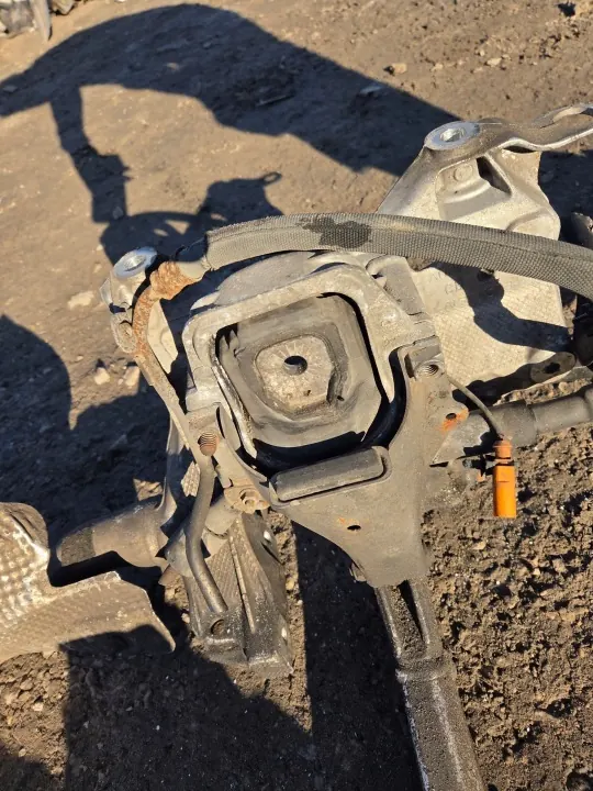 Audi Motorfäste OEM 8T0399315H - Begagnat Skick image 6