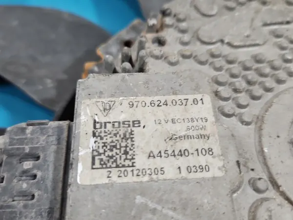 Porsche Radiatorventilator OEM 97062403701 Gebruikt image 5