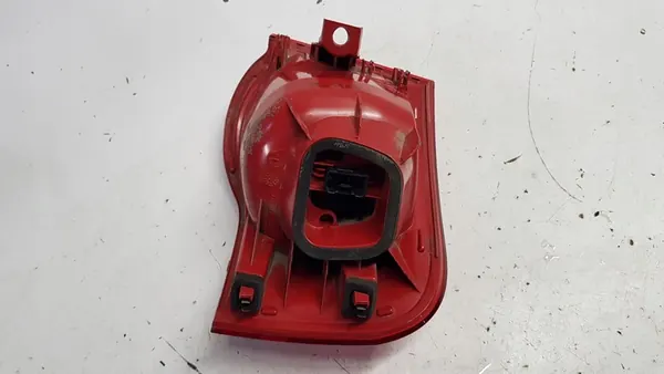 Luz trasera izquierda VW Passat B6 Kombi image 7