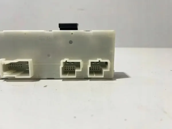 Módulo controle porta-malas BMW OEM 9491418 - Usado image 4
