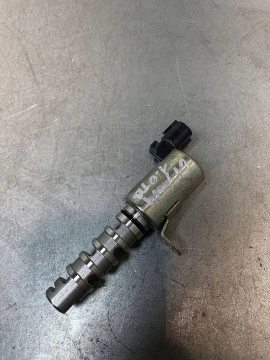 Suzuki Vitara Vaihteleva venttiilikäyttö solenoid OEM FBZ17912 image 4