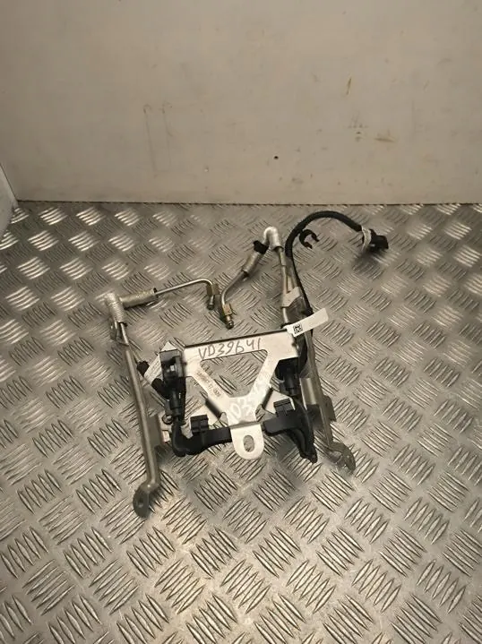 BMW Kraftstoffverteilerrohr OEM 9502647 - Gebraucht image 2