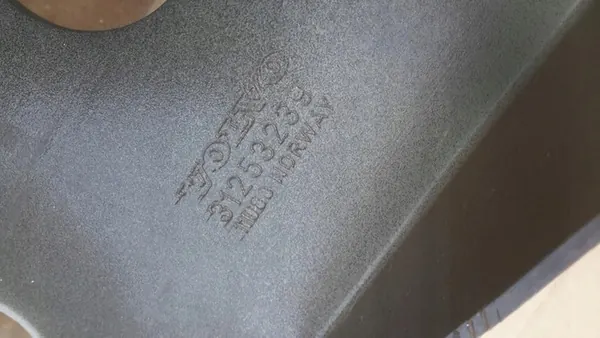 Etupuskuri Volvo XC90 2002-2014 OEM 31253239 image 6