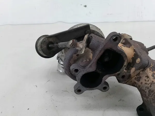 Turbo con Colector VW T4 1.9 TD OEM 028145701E image 3