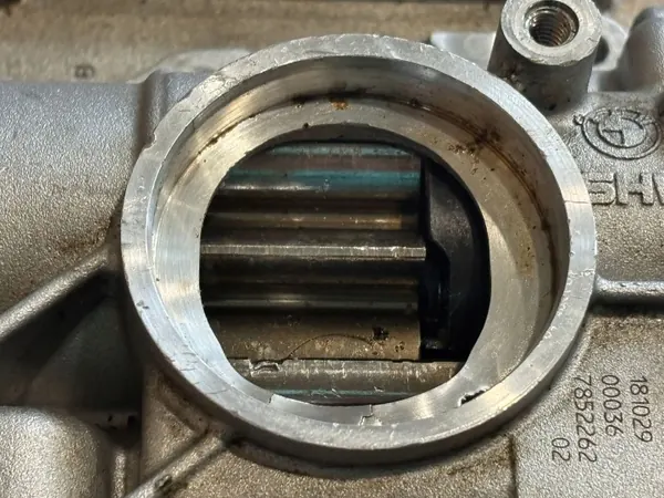 Ölpumpe BMW M5 F90 2019 OEM 7852262 image 3