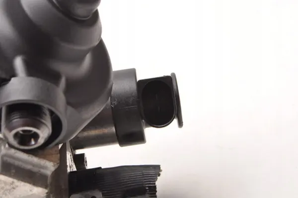 Skoda OE 03L130755D Hochdruckpumpe image 5