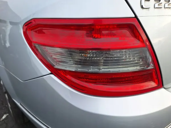 MERCEDES C-KLASA W204 07-10 LINKER ACHTERLICHT A2048202964 image 2