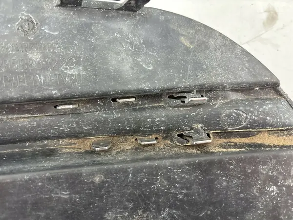 Canto do para-choque dianteiro Mercedes-Benz C W205 2015 image 4