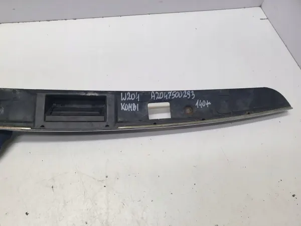Garniture Hayon Mercedes-Benz W204 OEM A2047500293 image 3