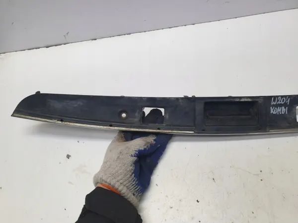 Garniture Hayon Mercedes-Benz W204 OEM A2047500293 image 4