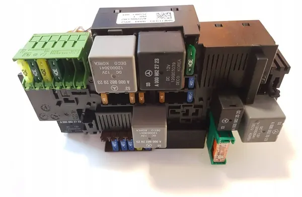 Caja de fusibles Mercedes-Benz OE A2229063302 image 5