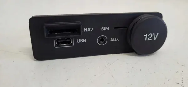 JX6319C166EA Aux/USB Multimedia-anslutning Jaguar image 2