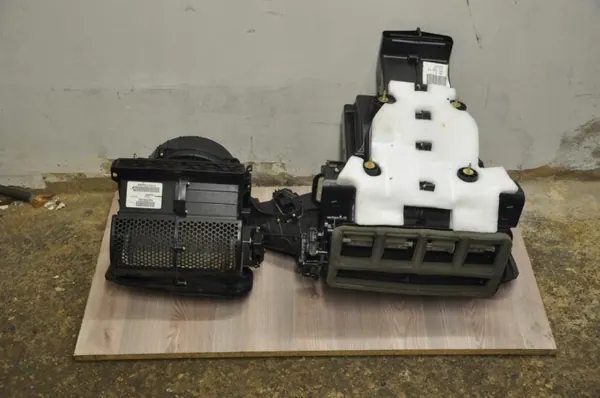 Boîtier de soufflante OEM 68245823AE pour Dodge Durango 2016 image 3