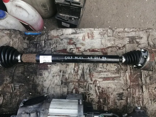 Höger drivaxel VW Golf V Plus + Skoda Audi 1.6 FSI image 3