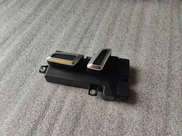 Zitverstellingselement Audi A6 C7 OE 8K0959747 image 2