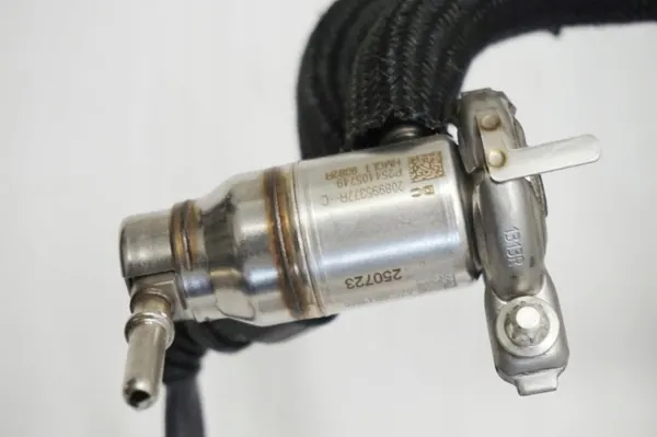 AdBlue-injector OEM 208995377R voor Renault Clio 5 image 4