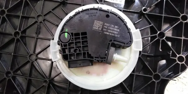 AUDI A5 8W TDI Tanque AdBlue Bomba 8W1131878BH image 4