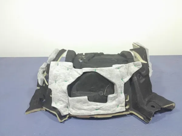 Audi Q7 II Taka-oikea pyöränkaariliner OEM 4M0863813B image 2