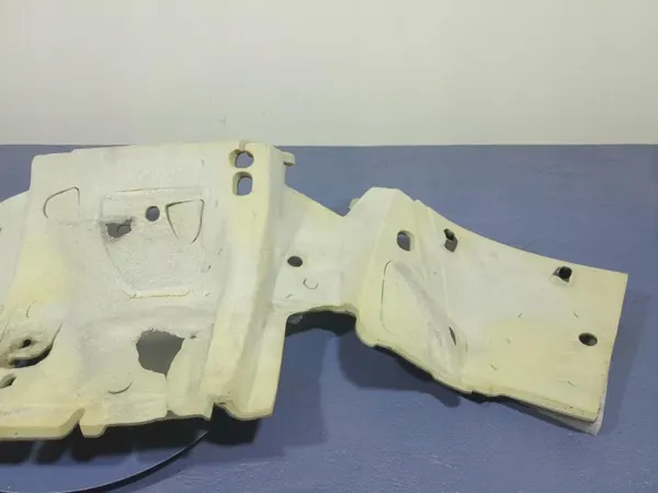 Audi Q7 II Taka-oikea pyöränkaariliner OEM 4M0863813B image 4