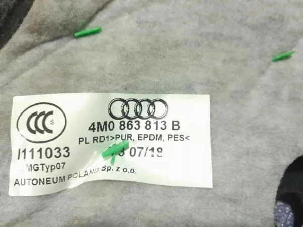 Audi Q7 II Taka-oikea pyöränkaariliner OEM 4M0863813B image 6