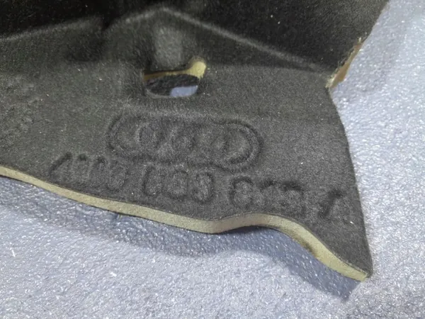 Audi Q7 II Taka-oikea pyöränkaariliner OEM 4M0863813B image 7
